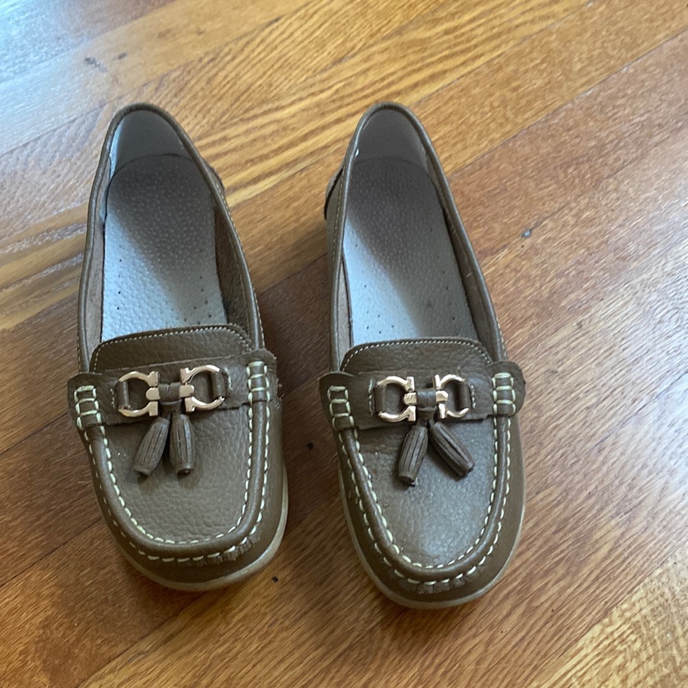 Kim Roger Moccasin, light brown color shoes